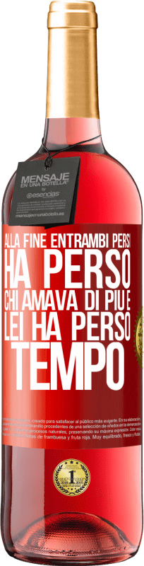 29,95 € Spedizione Gratuita | Vino rosato Edizione ROSÉ Alla fine, entrambi persi. Ha perso chi amava di più e lei ha perso tempo Etichetta Rossa. Etichetta personalizzabile Vino giovane Raccogliere 2024 Tempranillo