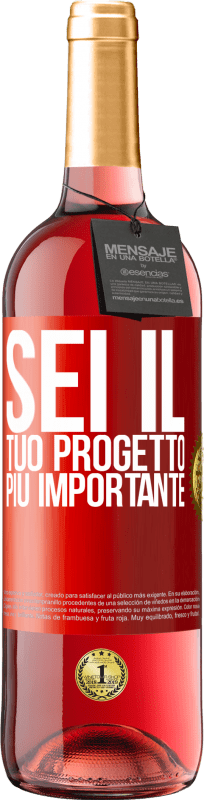 29,95 € Spedizione Gratuita | Vino rosato Edizione ROSÉ Sei il tuo progetto più importante Etichetta Rossa. Etichetta personalizzabile Vino giovane Raccogliere 2024 Tempranillo