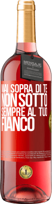 29,95 € Spedizione Gratuita | Vino rosato Edizione ROSÉ Mai sopra di te, non sotto. Sempre al tuo fianco Etichetta Rossa. Etichetta personalizzabile Vino giovane Raccogliere 2024 Tempranillo