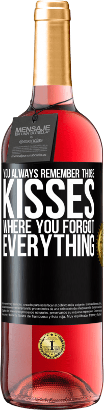 29,95 € Бесплатная доставка | Розовое вино Издание ROSÉ Ты всегда помнишь те поцелуи, где ты все забыл Черная метка. Настраиваемая этикетка Молодое вино Урожай 2023 Tempranillo