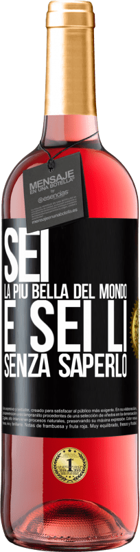 29,95 € Spedizione Gratuita | Vino rosato Edizione ROSÉ Sei la più bella del mondo e sei lì, senza saperlo Etichetta Nera. Etichetta personalizzabile Vino giovane Raccogliere 2023 Tempranillo