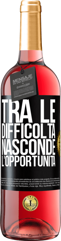 29,95 € Spedizione Gratuita | Vino rosato Edizione ROSÉ Tra le difficoltà nasconde l'opportunità Etichetta Nera. Etichetta personalizzabile Vino giovane Raccogliere 2024 Tempranillo