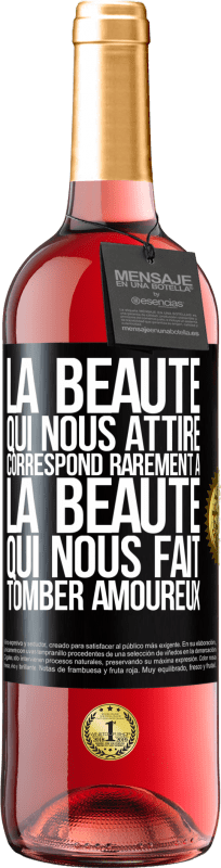 29,95 € Envoi gratuit | Vin rosé Édition ROSÉ La beauté qui nous attire correspond rarement à la beauté qui nous fait tomber amoureux Étiquette Noire. Étiquette personnalisable Vin jeune Récolte 2024 Tempranillo