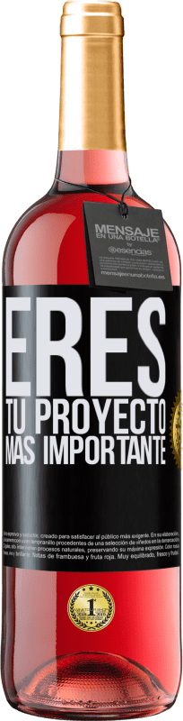 29,95 € Envío gratis | Vino Rosado Edición ROSÉ Eres tu proyecto más importante Etiqueta Negra. Etiqueta personalizable Vino joven Cosecha 2024 Tempranillo