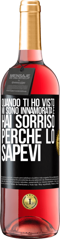 29,95 € Spedizione Gratuita | Vino rosato Edizione ROSÉ Quando ti ho visto, mi sono innamorata e hai sorriso perché lo sapevi Etichetta Nera. Etichetta personalizzabile Vino giovane Raccogliere 2024 Tempranillo