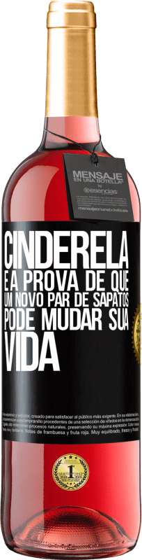 29,95 € Envio grátis | Vinho rosé Edição ROSÉ Cinderela é a prova de que um novo par de sapatos pode mudar sua vida Etiqueta Preta. Etiqueta personalizável Vinho jovem Colheita 2024 Tempranillo