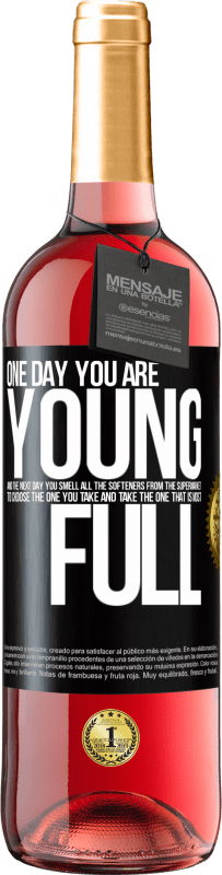 29,95 € Free Shipping | Rosé Wine ROSÉ Edition One day you are young and the next day, you smell all the softeners from the supermarket to choose the one you take and take Black Label. Customizable label Young wine Harvest 2024 Tempranillo