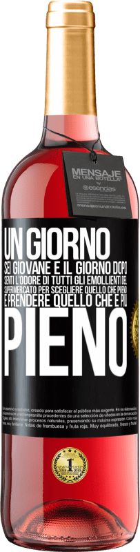 29,95 € Spedizione Gratuita | Vino rosato Edizione ROSÉ Un giorno sei giovane e il giorno dopo, senti l'odore di tutti gli emollienti del supermercato per scegliere quello che Etichetta Nera. Etichetta personalizzabile Vino giovane Raccogliere 2024 Tempranillo