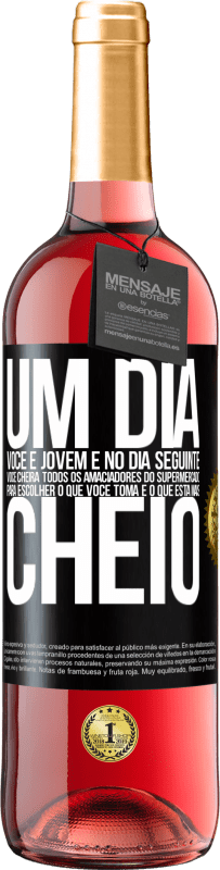 29,95 € Envio grátis | Vinho rosé Edição ROSÉ Um dia você é jovem e no dia seguinte você cheira todos os amaciadores do supermercado para escolher o que você toma e o que Etiqueta Preta. Etiqueta personalizável Vinho jovem Colheita 2025 Tempranillo