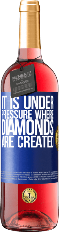 29,95 € 送料無料 | ロゼワイン ROSÉエディション ダイアモンドが作成されるのはプレッシャーです 青いタグ. カスタマイズ可能なラベル 若いワイン 収穫 2023 Tempranillo
