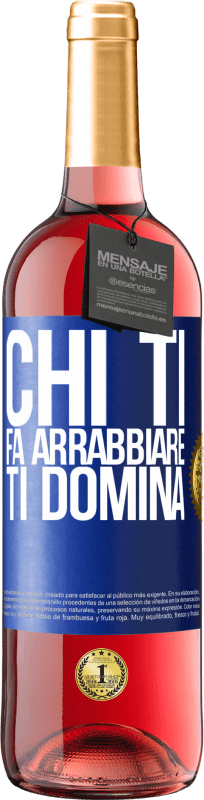 29,95 € Spedizione Gratuita | Vino rosato Edizione ROSÉ Chi ti fa arrabbiare ti domina Etichetta Blu. Etichetta personalizzabile Vino giovane Raccogliere 2024 Tempranillo