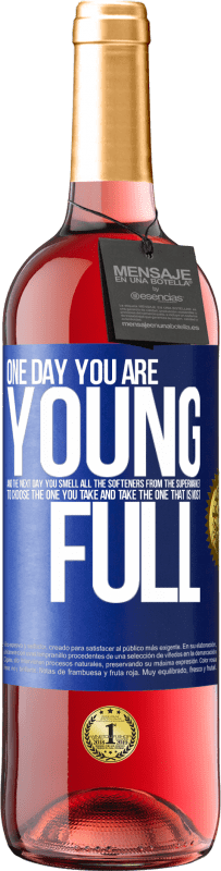 29,95 € Free Shipping | Rosé Wine ROSÉ Edition One day you are young and the next day, you smell all the softeners from the supermarket to choose the one you take and take Blue Label. Customizable label Young wine Harvest 2023 Tempranillo