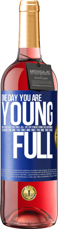 29,95 € Free Shipping | Rosé Wine ROSÉ Edition One day you are young and the next day, you smell all the softeners from the supermarket to choose the one you take and take Blue Label. Customizable label Young wine Harvest 2024 Tempranillo