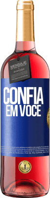 29,95 € Envio grátis | Vinho rosé Edição ROSÉ Confia em você Etiqueta Azul. Etiqueta personalizável Vinho jovem Colheita 2023 Tempranillo