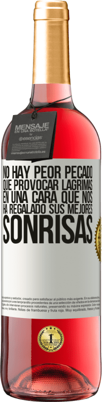 29,95 € Envío gratis | Vino Rosado Edición ROSÉ No hay peor pecado que provocar lágrimas en una cara que nos ha regalado sus mejores sonrisas Etiqueta Blanca. Etiqueta personalizable Vino joven Cosecha 2024 Tempranillo