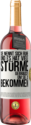 29,95 € Kostenloser Versand | Roséwein ROSÉ Ausgabe Sie nennt sich Ruhe, und es hat viele Stürme gebraucht, um sie zu bekommen Weißes Etikett. Anpassbares Etikett Junger Wein Ernte 2023 Tempranillo