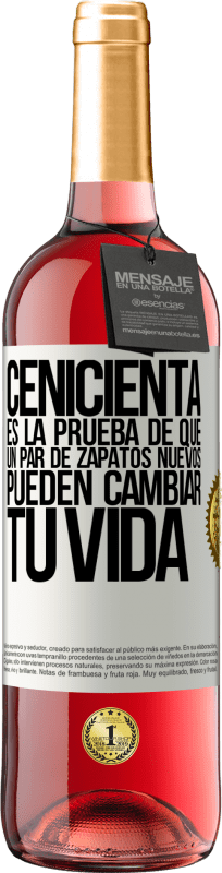 29,95 € Envío gratis | Vino Rosado Edición ROSÉ Cenicienta es la prueba de que un par de zapatos nuevos pueden cambiar tu vida Etiqueta Blanca. Etiqueta personalizable Vino joven Cosecha 2024 Tempranillo