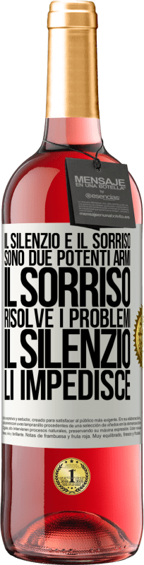 29,95 € Spedizione Gratuita | Vino rosato Edizione ROSÉ Il silenzio e il sorriso sono due potenti armi. Il sorriso risolve i problemi, il silenzio li impedisce Etichetta Bianca. Etichetta personalizzabile Vino giovane Raccogliere 2024 Tempranillo