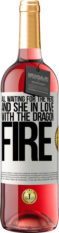 29,95 € 送料無料 | ロゼワイン ROSÉエディション すべてがヒーローを待ち、ドラゴンの火を愛する彼女 ホワイトラベル. カスタマイズ可能なラベル 若いワイン 収穫 2023 Tempranillo