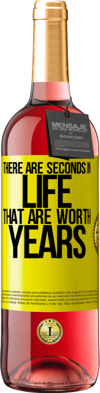 29,95 € Free Shipping | Rosé Wine ROSÉ Edition There are seconds in life that are worth years Yellow Label. Customizable label Young wine Harvest 2024 Tempranillo