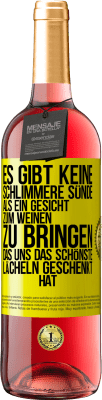 29,95 € Kostenloser Versand | Roséwein ROSÉ Ausgabe Es gibt keine schlimmere Sünde, als ein Gesicht zum Weinen zu bringen, das uns das schönste Lächeln geschenkt hat Gelbes Etikett. Anpassbares Etikett Junger Wein Ernte 2023 Tempranillo