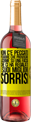 29,95 € Spedizione Gratuita | Vino rosato Edizione ROSÉ Non c'è peccato peggiore che provocare lacrime su una faccia che ci ha regalato i suoi migliori sorrisi Etichetta Gialla. Etichetta personalizzabile Vino giovane Raccogliere 2023 Tempranillo