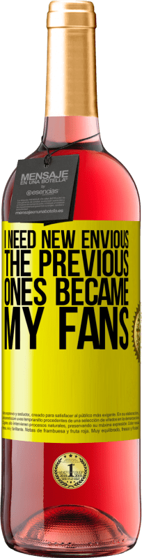 29,95 € 送料無料 | ロゼワイン ROSÉエディション 新しいnewが必要です。前のものは私のファンになりました 黄色のラベル. カスタマイズ可能なラベル 若いワイン 収穫 2025 Tempranillo