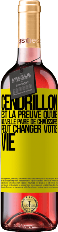 29,95 € Envoi gratuit | Vin rosé Édition ROSÉ Cendrillon est la preuve qu'une nouvelle paire de chaussures peut changer votre vie Étiquette Jaune. Étiquette personnalisable Vin jeune Récolte 2024 Tempranillo