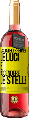 29,95 € Spedizione Gratuita | Vino rosato Edizione ROSÉ Lasciateli spegnere le luci e accendere le stelle Etichetta Gialla. Etichetta personalizzabile Vino giovane Raccogliere 2023 Tempranillo