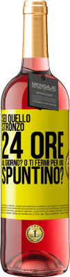 29,95 € Spedizione Gratuita | Vino rosato Edizione ROSÉ Sei quello stronzo 24 ore al giorno? O ti fermi per uno spuntino? Etichetta Gialla. Etichetta personalizzabile Vino giovane Raccogliere 2024 Tempranillo