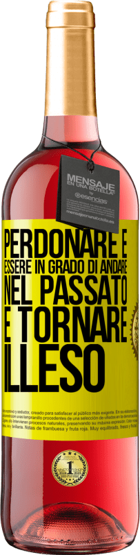 29,95 € Spedizione Gratuita | Vino rosato Edizione ROSÉ Perdonare è essere in grado di andare nel passato e tornare illeso Etichetta Gialla. Etichetta personalizzabile Vino giovane Raccogliere 2023 Tempranillo