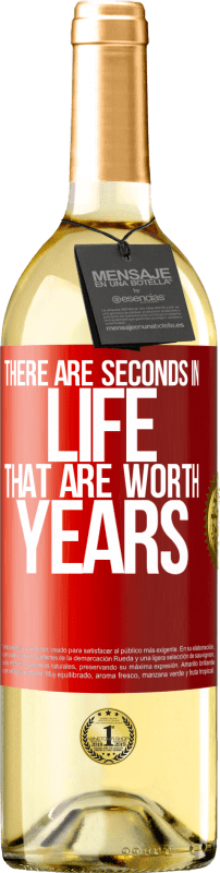29,95 € Free Shipping | White Wine WHITE Edition There are seconds in life that are worth years Red Label. Customizable label Young wine Harvest 2024 Verdejo