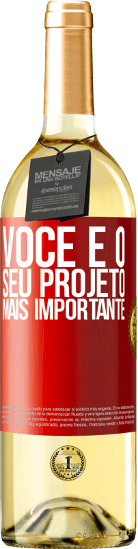 29,95 € Envio grátis | Vinho branco Edição WHITE Você é o seu projeto mais importante Etiqueta Vermelha. Etiqueta personalizável Vinho jovem Colheita 2024 Verdejo