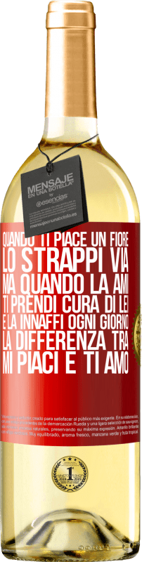 29,95 € Spedizione Gratuita | Vino bianco Edizione WHITE Quando ti piace un fiore, lo strappi via. Ma quando la ami, ti prendi cura di lei e la innaffi ogni giorno Etichetta Rossa. Etichetta personalizzabile Vino giovane Raccogliere 2024 Verdejo