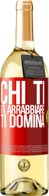 29,95 € Spedizione Gratuita | Vino bianco Edizione WHITE Chi ti fa arrabbiare ti domina Etichetta Rossa. Etichetta personalizzabile Vino giovane Raccogliere 2024 Verdejo