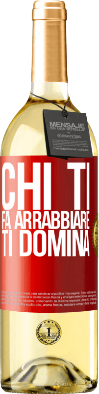 29,95 € Spedizione Gratuita | Vino bianco Edizione WHITE Chi ti fa arrabbiare ti domina Etichetta Rossa. Etichetta personalizzabile Vino giovane Raccogliere 2024 Verdejo