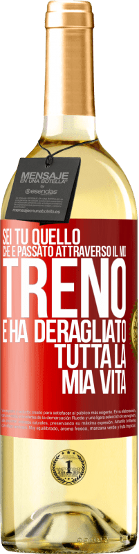 29,95 € Spedizione Gratuita | Vino bianco Edizione WHITE Sei tu quello che è passato attraverso il mio treno e ha deragliato tutta la mia vita Etichetta Rossa. Etichetta personalizzabile Vino giovane Raccogliere 2024 Verdejo