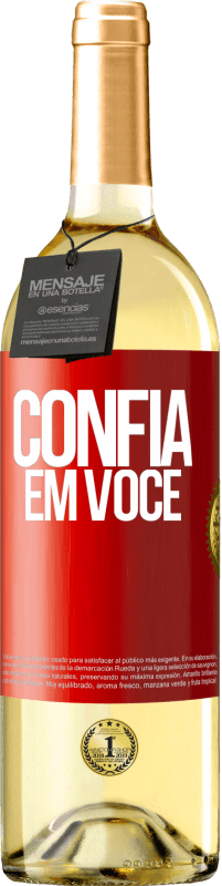 29,95 € Envio grátis | Vinho branco Edição WHITE Confia em você Etiqueta Vermelha. Etiqueta personalizável Vinho jovem Colheita 2023 Verdejo