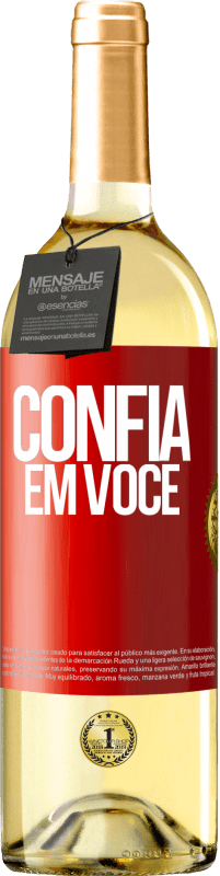 29,95 € Envio grátis | Vinho branco Edição WHITE Confia em você Etiqueta Vermelha. Etiqueta personalizável Vinho jovem Colheita 2025 Verdejo