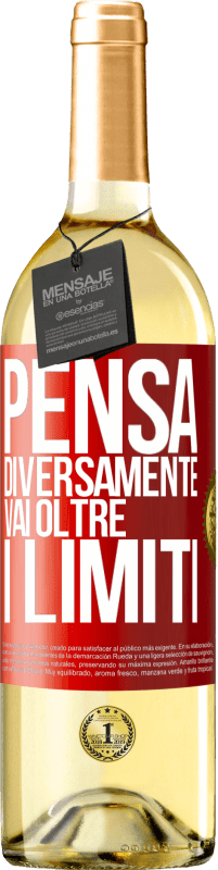 29,95 € Spedizione Gratuita | Vino bianco Edizione WHITE Pensa diversamente. Vai oltre i limiti Etichetta Rossa. Etichetta personalizzabile Vino giovane Raccogliere 2023 Verdejo