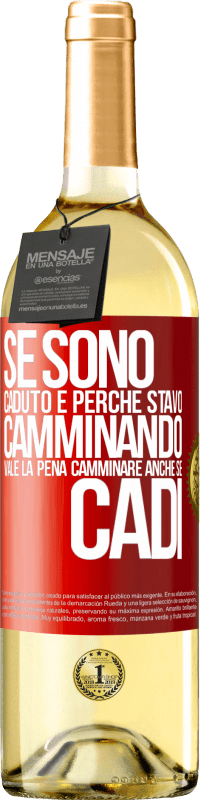 29,95 € Spedizione Gratuita | Vino bianco Edizione WHITE Se sono caduto è perché stavo camminando. Vale la pena camminare anche se cadi Etichetta Rossa. Etichetta personalizzabile Vino giovane Raccogliere 2023 Verdejo