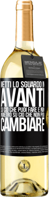 29,95 € Spedizione Gratuita | Vino bianco Edizione WHITE Metti lo sguardo in avanti, su ciò che puoi fare e non indietro, su ciò che non puoi cambiare Etichetta Nera. Etichetta personalizzabile Vino giovane Raccogliere 2023 Verdejo