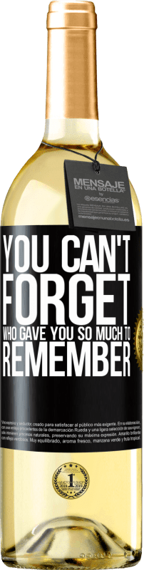 29,95 € Free Shipping | White Wine WHITE Edition You can't forget who gave you so much to remember Black Label. Customizable label Young wine Harvest 2025 Verdejo