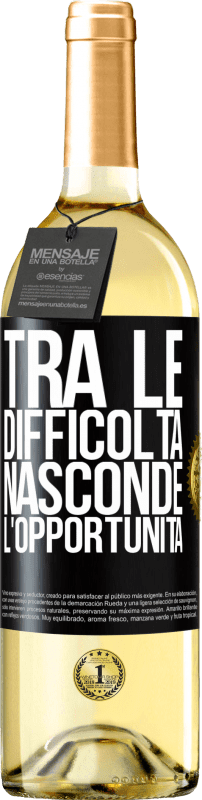 29,95 € Spedizione Gratuita | Vino bianco Edizione WHITE Tra le difficoltà nasconde l'opportunità Etichetta Nera. Etichetta personalizzabile Vino giovane Raccogliere 2024 Verdejo