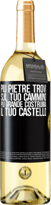 29,95 € Spedizione Gratuita | Vino bianco Edizione WHITE Più pietre trovi sul tuo cammino, più grande costruirai il tuo castello Etichetta Nera. Etichetta personalizzabile Vino giovane Raccogliere 2024 Verdejo