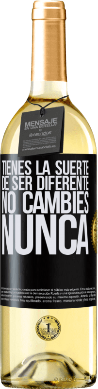 29,95 € Envío gratis | Vino Blanco Edición WHITE Tienes la suerte de ser diferente. No cambies nunca Etiqueta Negra. Etiqueta personalizable Vino joven Cosecha 2024 Verdejo