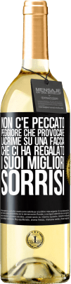 29,95 € Spedizione Gratuita | Vino bianco Edizione WHITE Non c'è peccato peggiore che provocare lacrime su una faccia che ci ha regalato i suoi migliori sorrisi Etichetta Nera. Etichetta personalizzabile Vino giovane Raccogliere 2023 Verdejo