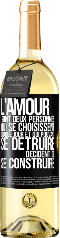 29,95 € Envoi gratuit | Vin blanc Édition WHITE L'amour sont deux personnes qui se choisissent chaque jour et qui pouvant se détruire, décident de se construire Étiquette Noire. Étiquette personnalisable Vin jeune Récolte 2024 Verdejo