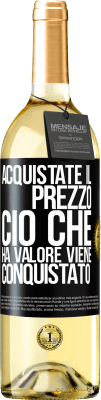 29,95 € Spedizione Gratuita | Vino bianco Edizione WHITE Acquistate il prezzo. Ciò che ha valore viene conquistato Etichetta Nera. Etichetta personalizzabile Vino giovane Raccogliere 2023 Verdejo