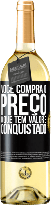 29,95 € Envio grátis | Vinho branco Edição WHITE Você compra o preço. O que tem valor é conquistado Etiqueta Preta. Etiqueta personalizável Vinho jovem Colheita 2024 Verdejo